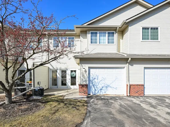 2418 Fox River PARKWAY #I, Waukesha, WI 53189