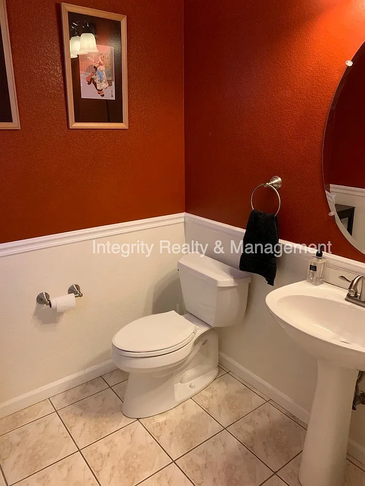4 Bed, 3.5 Bath, 2380 Sqft - 4367 Prairie Rose Cir — Photo 3