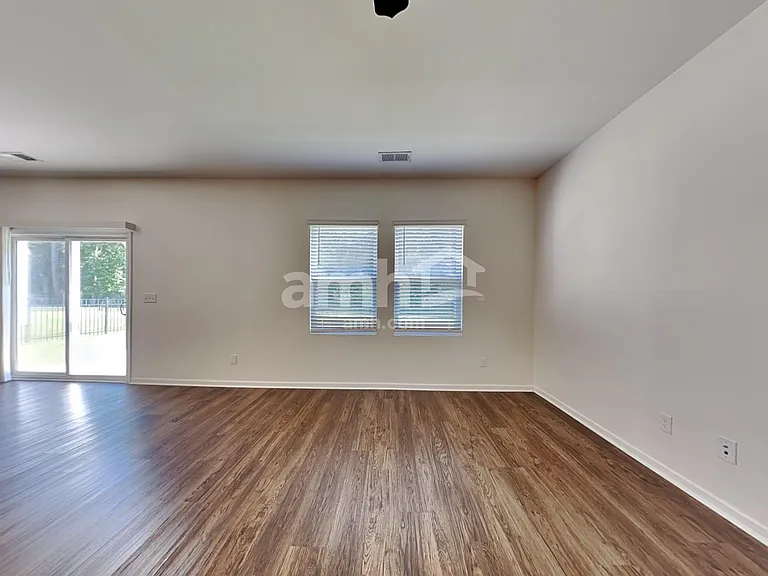 130 Orion Way — Photo 8