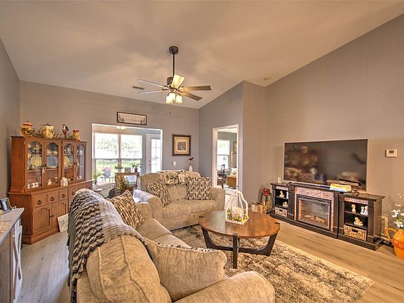 3rd image of 4785 Arbor Ct