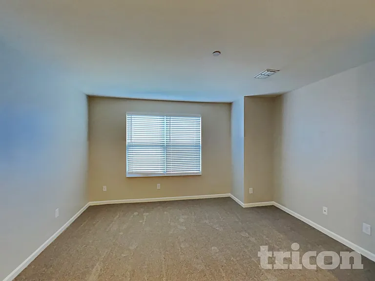 1348 Creekside Dr — Photo 16