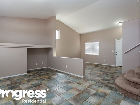 3rd image of 1072 Las Palmas Entrada Ave
