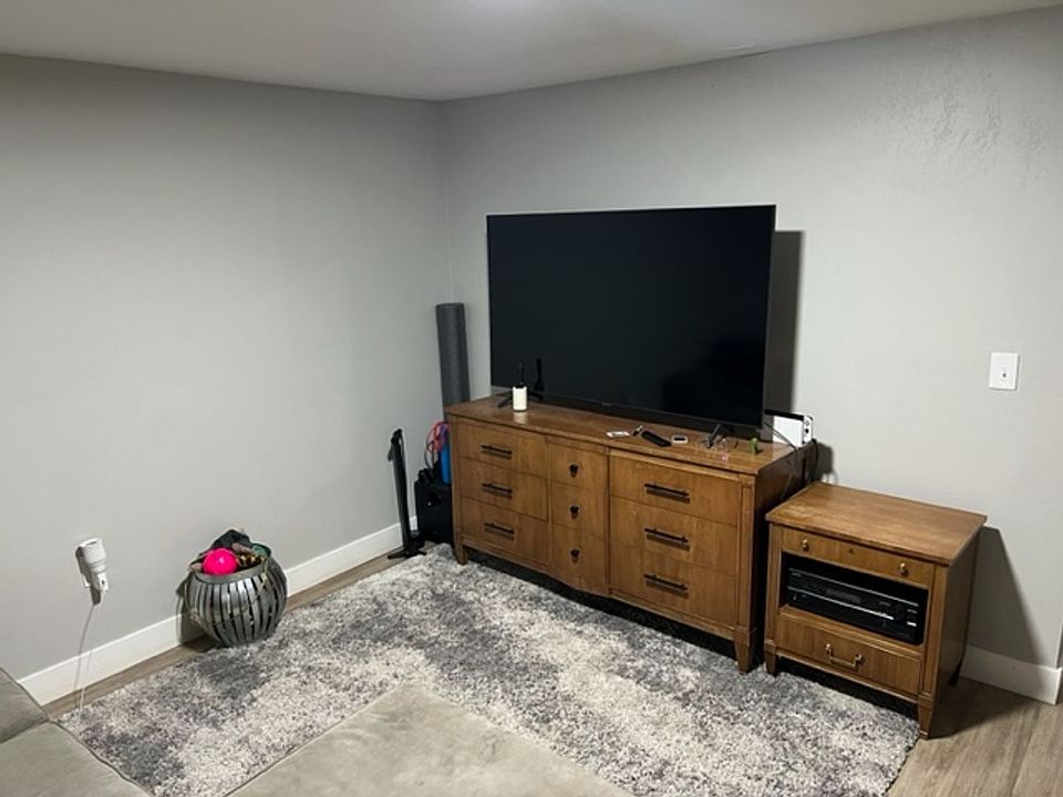 1st image of 2745 Grant Ave