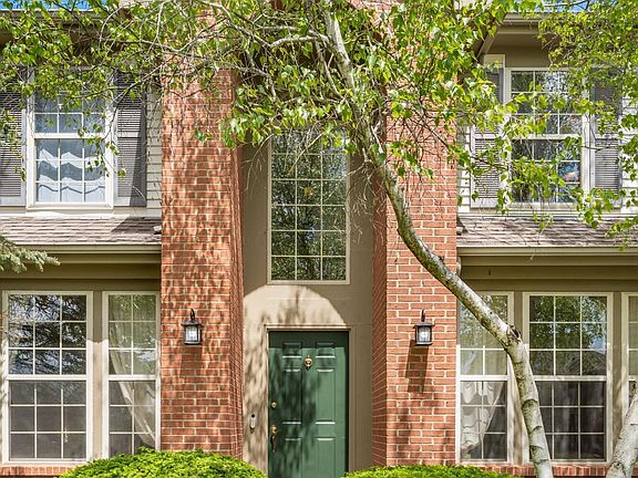 4th image of 648 Montmorency Dr S