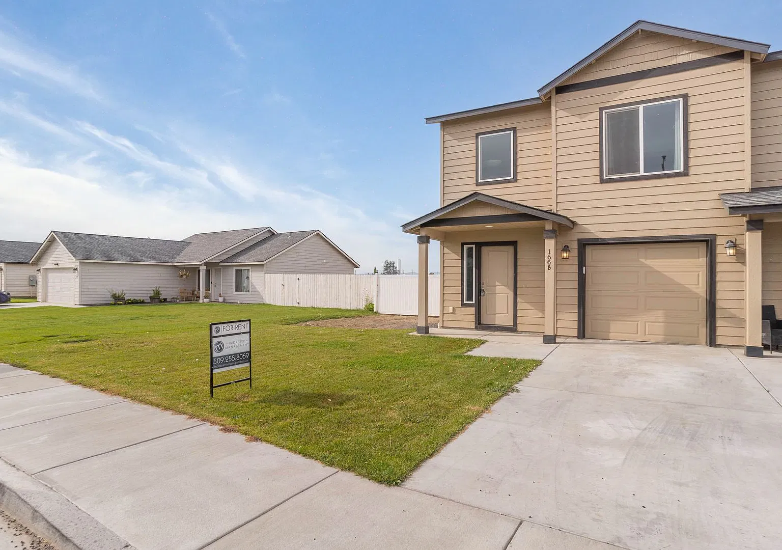 Spacious 3-Bedroom, 2.5-Bath Townhome with Attached Garage & Large Fenced Backyard! — Photo 1