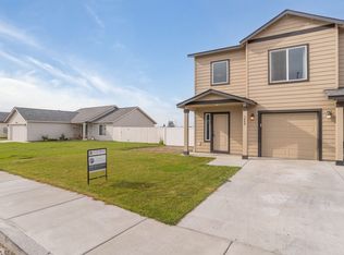 166 E Montmorency Blvd, George, WA 98848