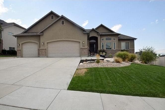 1st image of 362 W Stillwater Dr