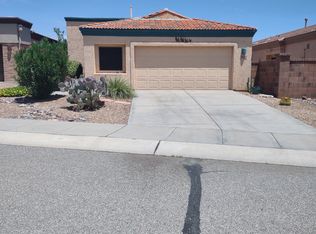 570 W Union Bell Dr, Green Valley, AZ 85614