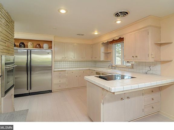 2nd image of 1325 Garland Ln N