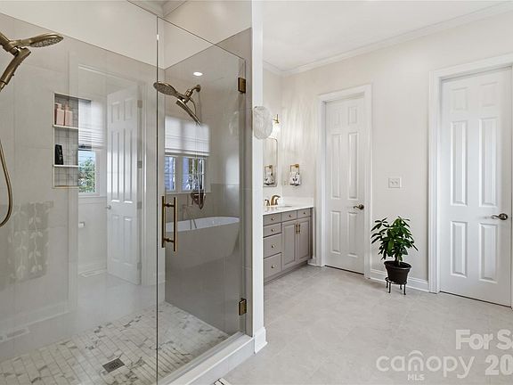 5th image of 2436 Commons Ct