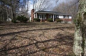 1st image of 8 Douglas Dr