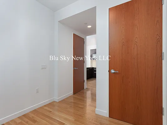 Rented by Blu Sky New York LLC | media 44
