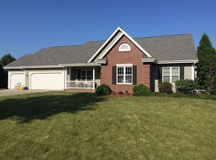 1214 Fieldstone Ct, West Bend, WI 53095