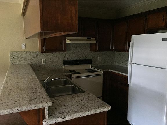 4th image of 302 N Montevideo Ave APT 6