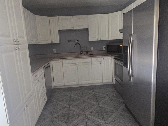 4th image of 704 9th St