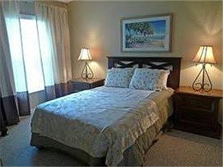 HR4P216CW-Full-Bedroom