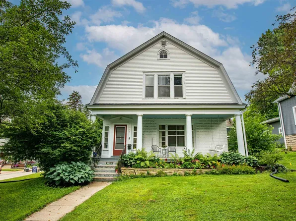 111 S Iowa St, Mineral Point, WI 53565