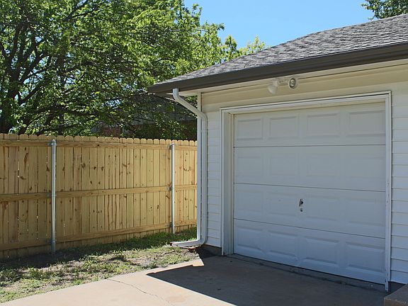 Attached Garage with Automatic Door