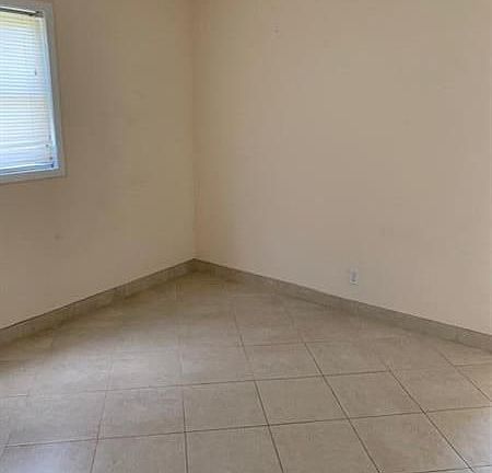5th image of 1021 Selkirk St #B