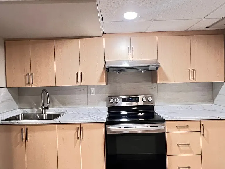 1534 Hollywell Ave — Photo 5