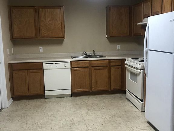 2nd image of 10150 Cove Ave APT 16