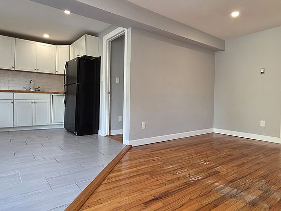 4th image of 3 E Slope Rd APT 1