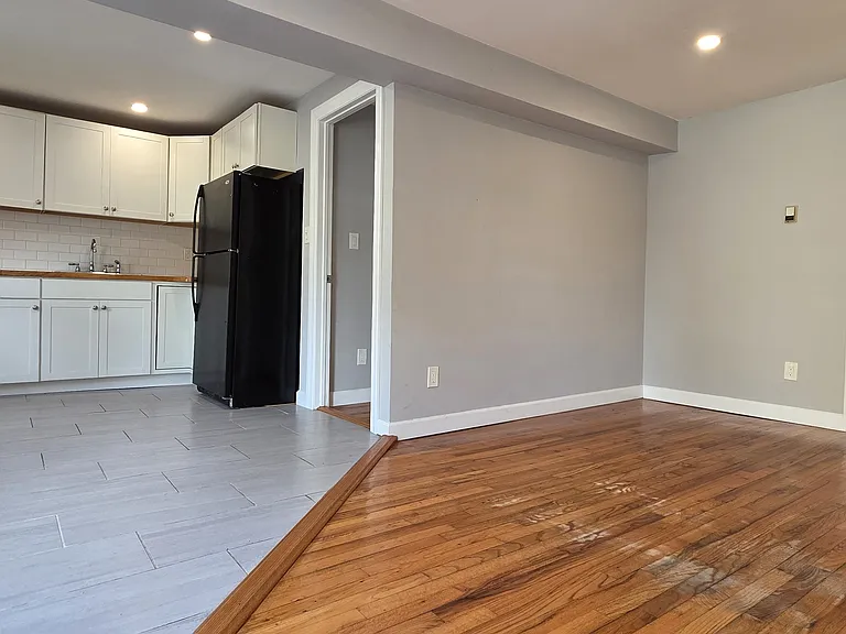 3 E Slope Rd #1 — Photo 4