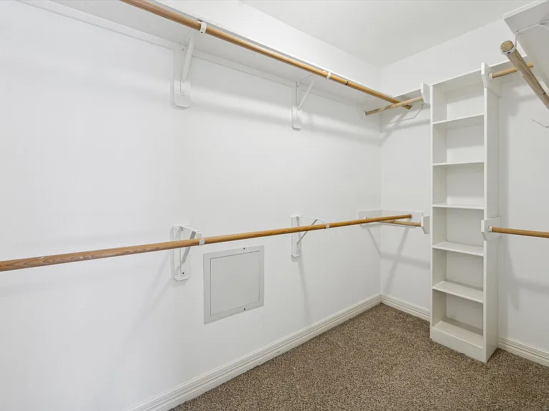 2624 Detering St — Photo 13