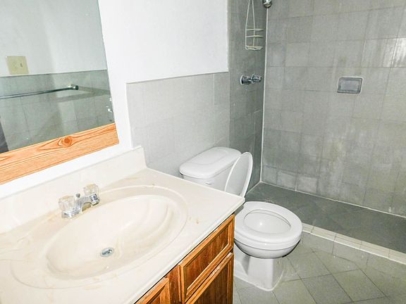 5th image of 8819 Clavel Dr