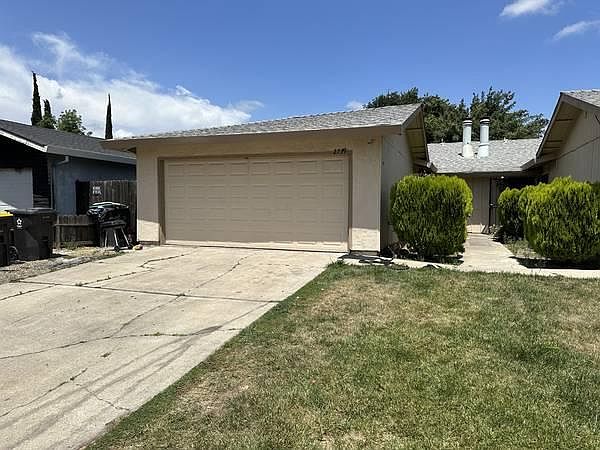 1st image of 2739 Plantation Pl