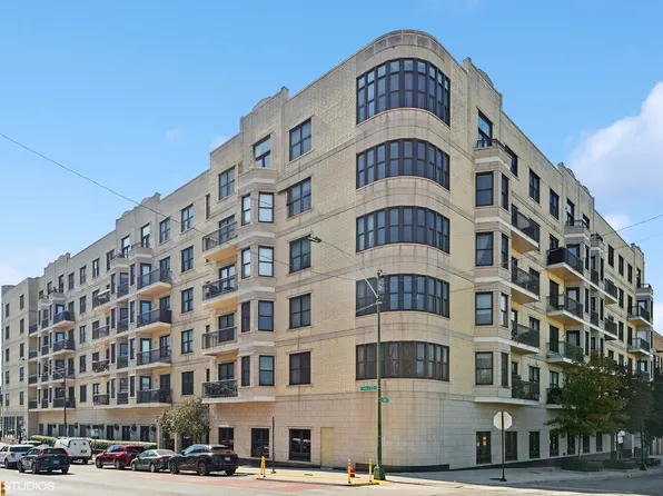 520 N Halsted St APT 402, Chicago, IL 60642