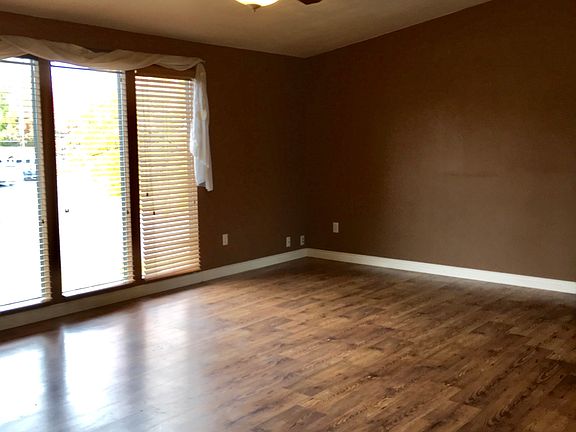 5th image of 5308 E Royal Dr