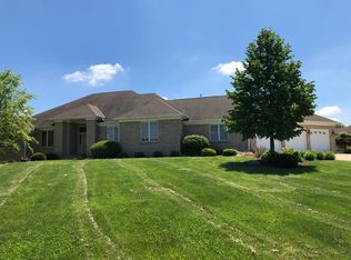 305 Calloway Ct, Poplar Grove, IL 61065