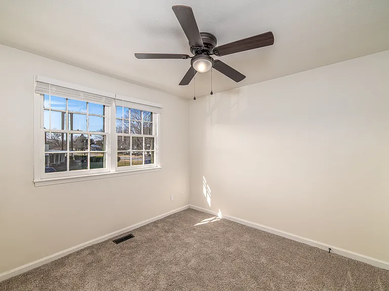 Bayview Apartments — Photo 17