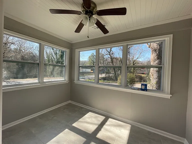 963 Astor Ave SW — Photo 3