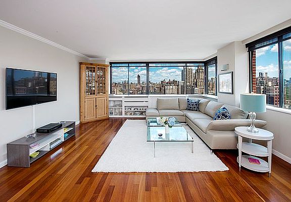 4th image of 45 W 67th St APT 19A