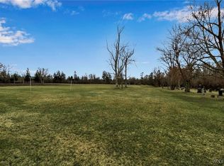 1475 Orchard Park Rd, Buffalo, NY 14224