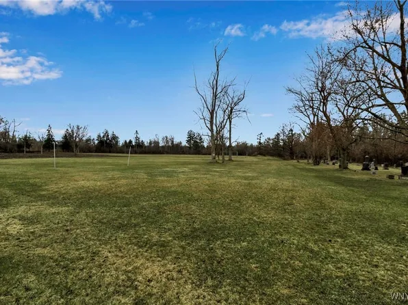 1475 Orchard Park Rd, Buffalo, NY 14224