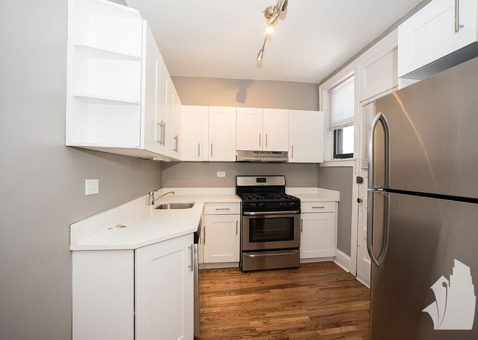 1st image of 622 W Stratford Pl #1SMC