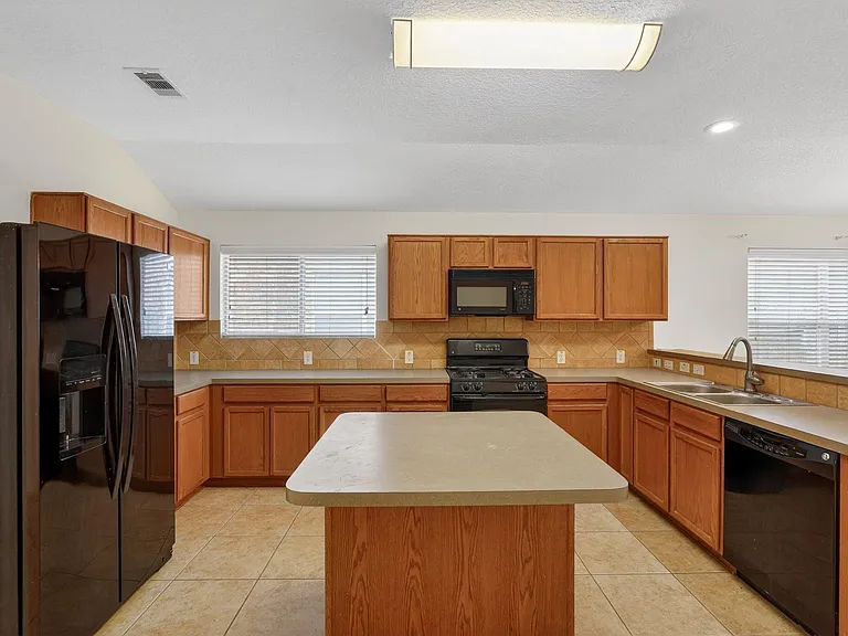 20114 Larkspur Lndg — Photo 4