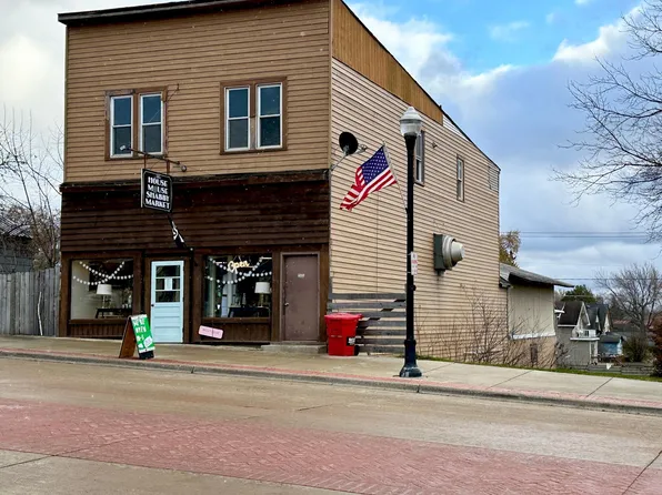 216 2nd St, Bovey, MN 55709