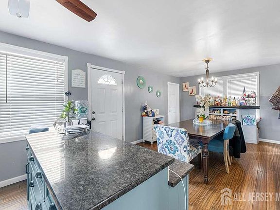 5th image of 902 Lee Ave