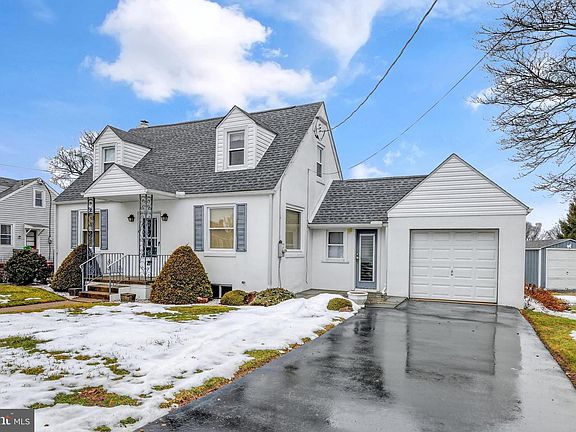 2nd image of 825 Bellefonte Ave