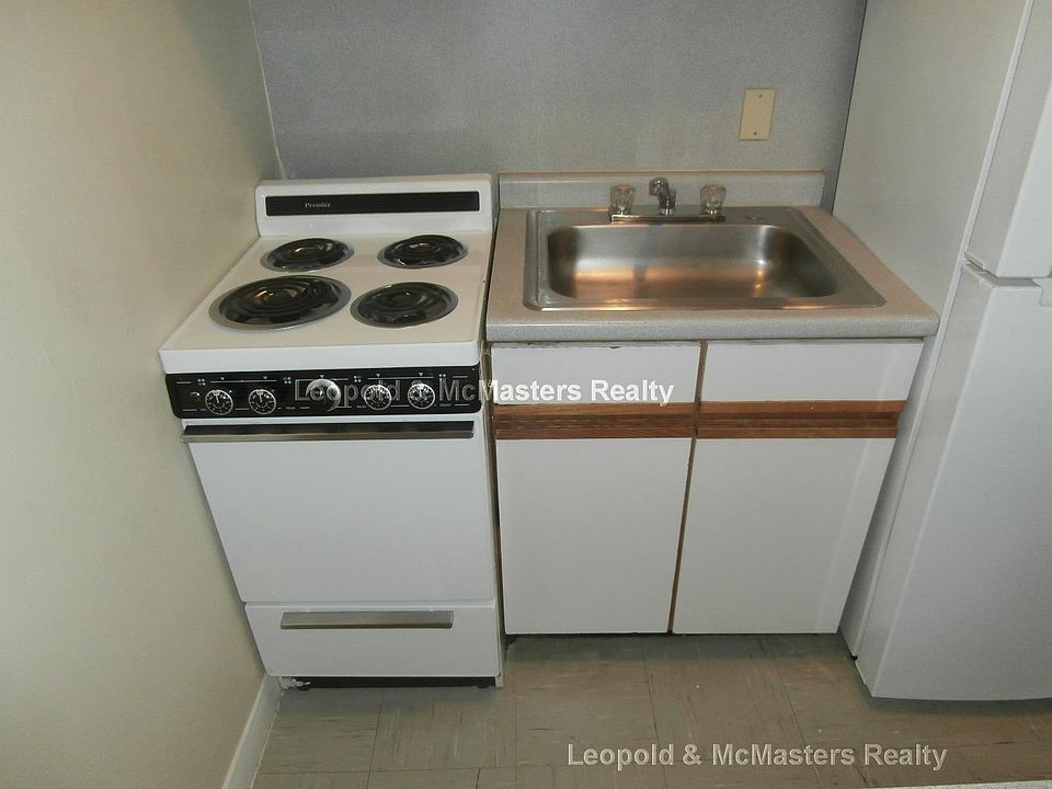 2nd image of 231 Harrison Ave #20L