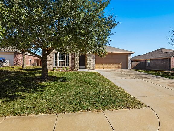 3rd image of 121 Kings Way Dr