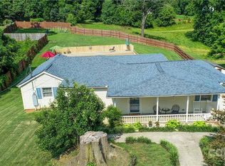 4 Black St, Lowell, NC 28098