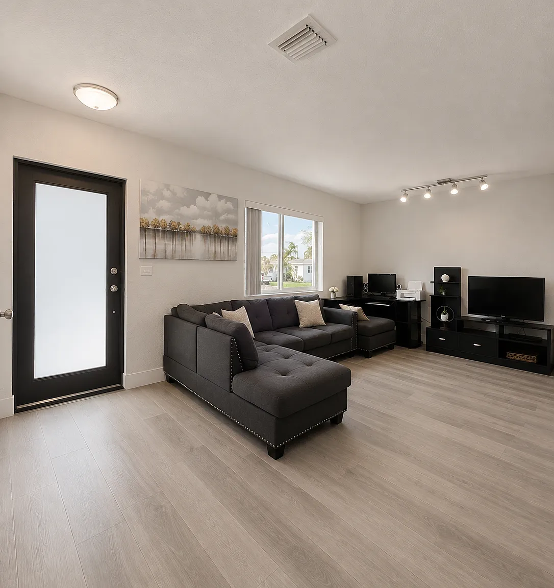 3 bed, 1468 sqft, $3,100 — Photo 2