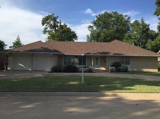 1924 Seneca Ave, Enid, OK 73703