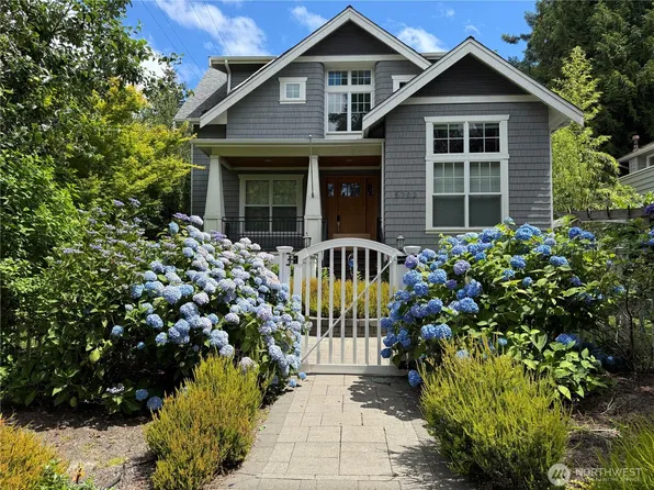 5702 80th Avenue SE, Mercer Island, WA 98040