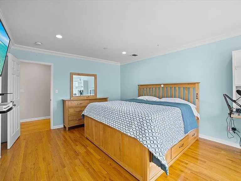 283 Harrison Ave — Photo 12